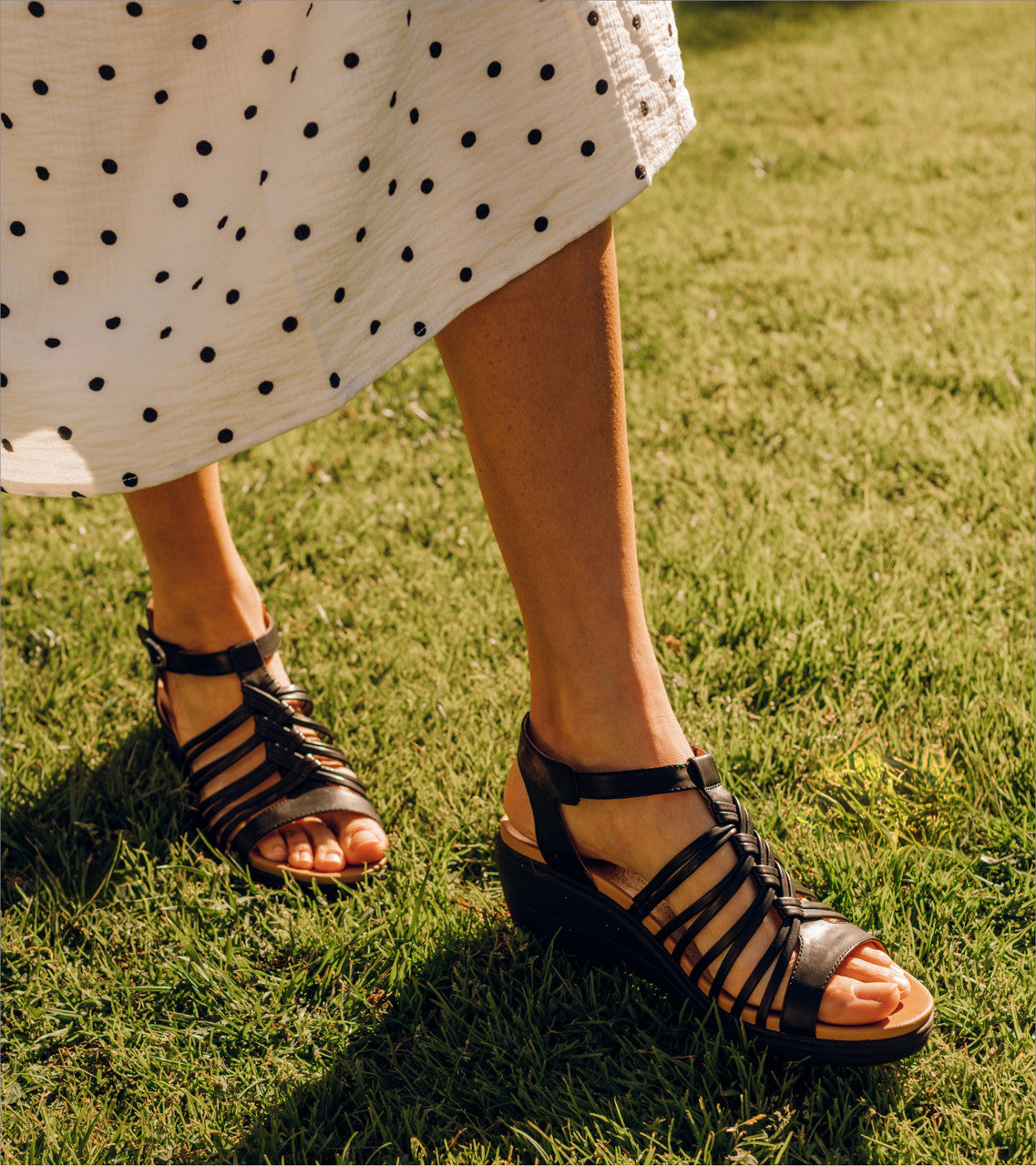 Enara Wedge Sandal / Baretraps