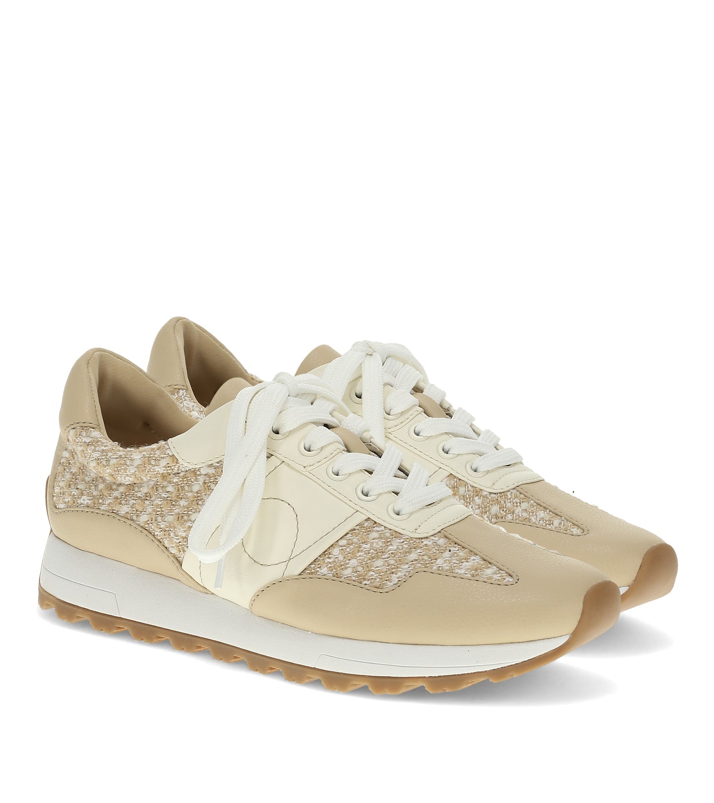 Gwenda Lace Up Sneaker / Baretraps