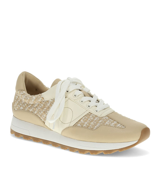 Gwenda Lace Up Sneaker / Baretraps