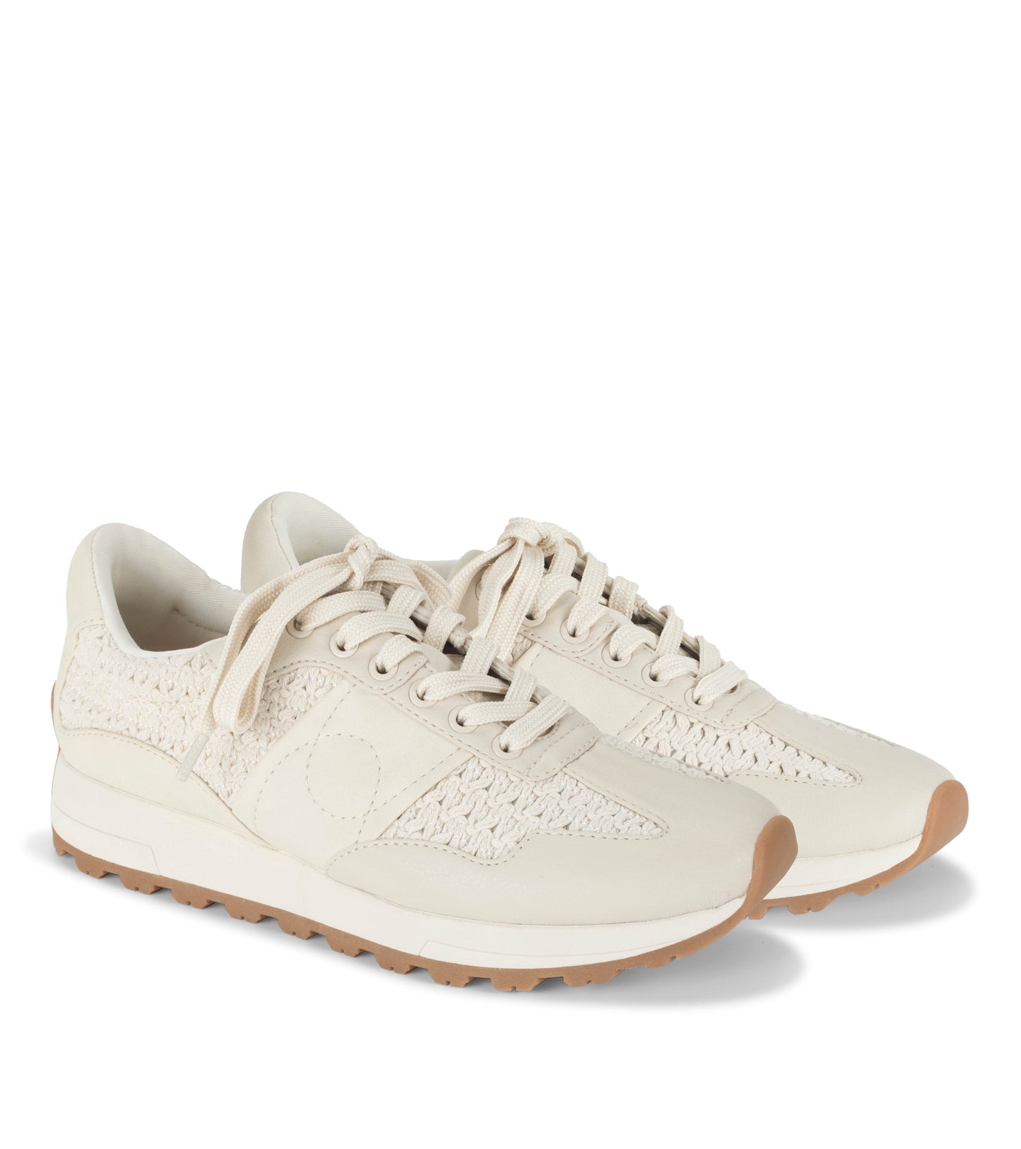 Gwenda Lace Up Sneaker / Baretraps
