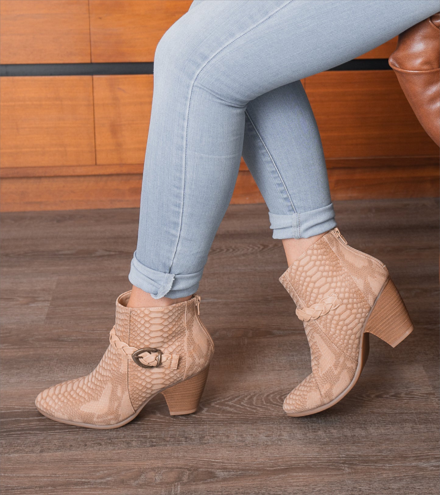 Ledell Bootie / Baretraps