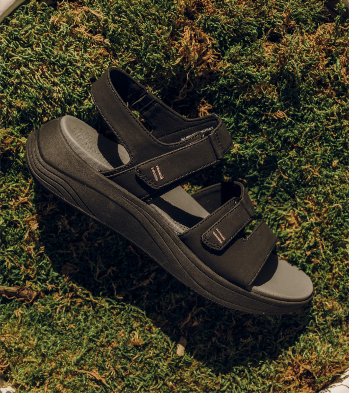 Jeri Sandal / Baretraps