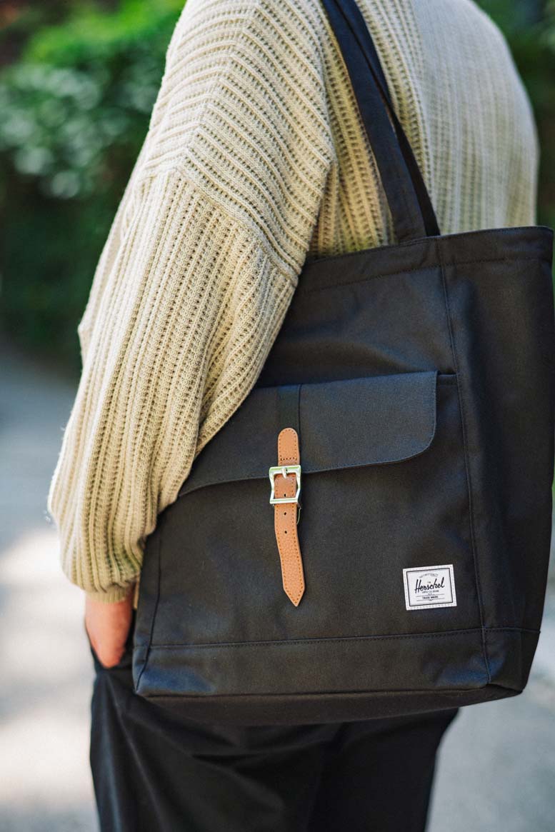 Herschel Retreat Tote