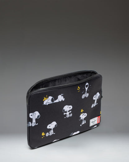 Herschel Peanuts® Anchor 14 Inch Sleeve